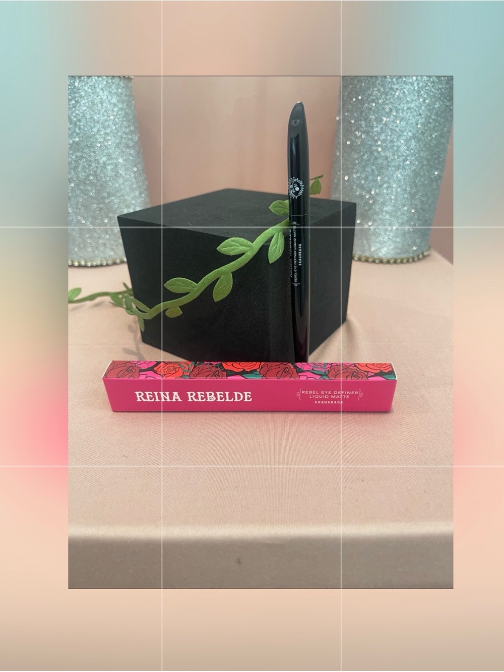REINA REBELDE Liquid Matte Eye Definer – EXEGERADA (black)